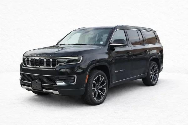Used 2022 Jeep Wagoneer Image