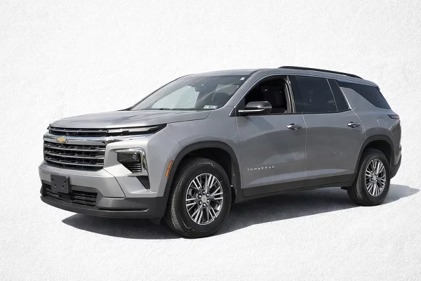 Used 2025 Chevrolet Traverse Image
