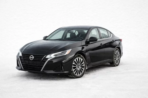 Used 2023 Nissan Altima Image