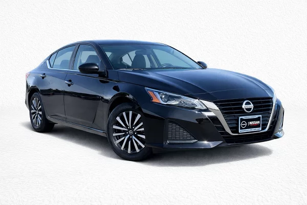 Used 2025 Nissan Altima Image