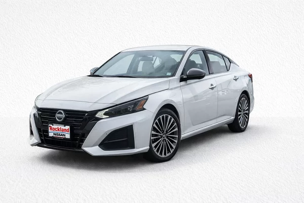 Used 2023 Nissan Altima Image
