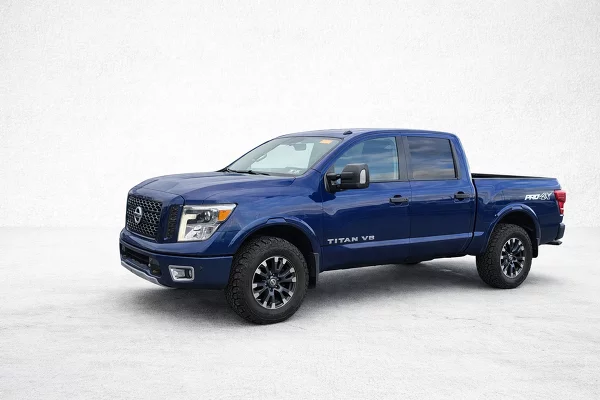 Used 2018 Nissan Titan Image