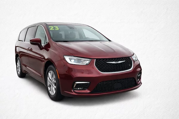 Used 2023 Chrysler Pacifica Image
