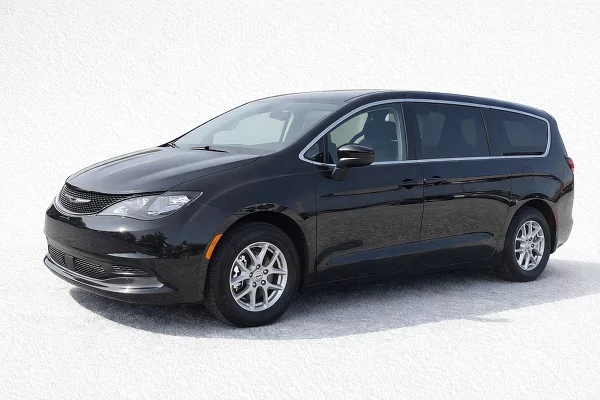 Used 2023 Chrysler Voyager Image