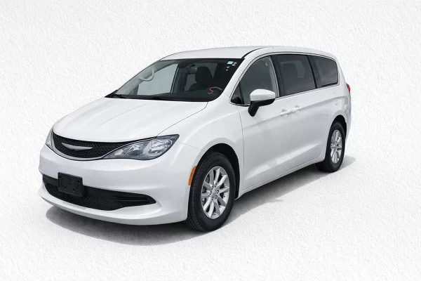 Used 2022 Chrysler Voyager Image