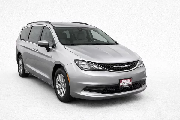 Used 2021 Chrysler Voyager Image