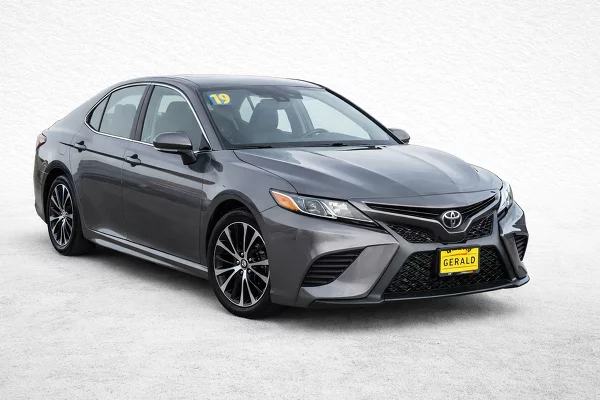 Used 2019 Toyota Camry Image