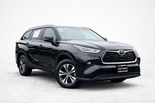 Used 2022 Toyota Highlander Hybrid Image