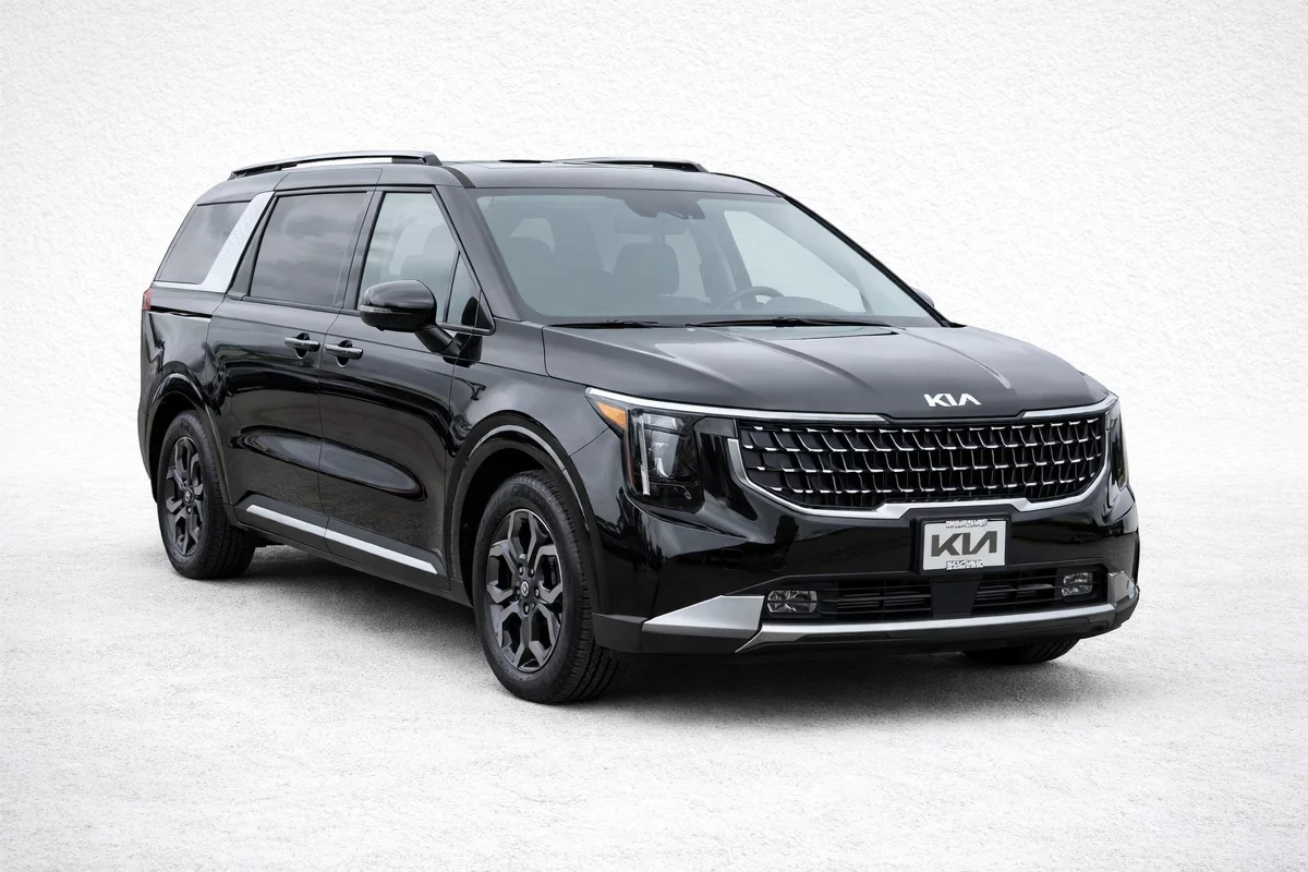 Used 2025 KIA Carnival Hybrid