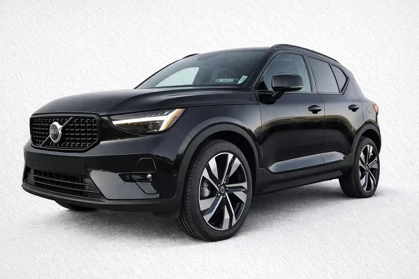 New 2025 Volvo XC40 Image