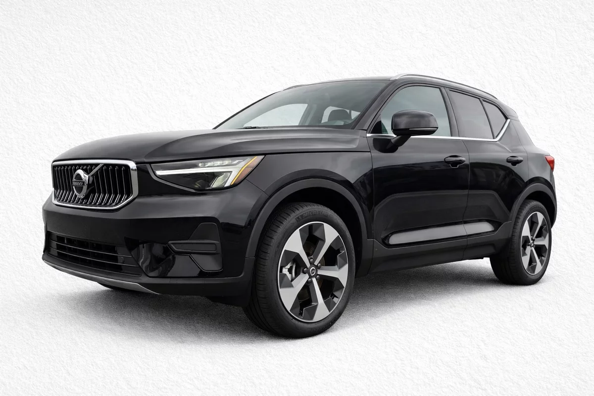 New 2025 Volvo XC40