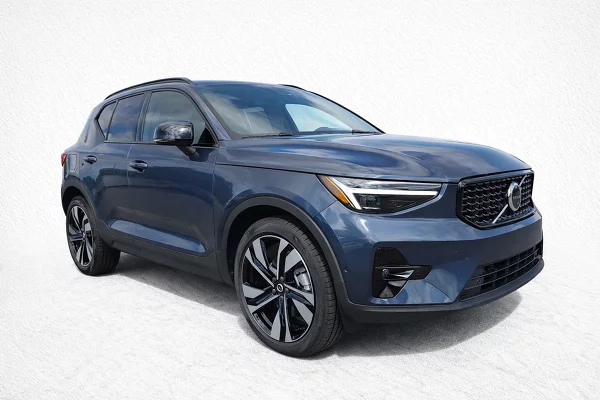 New 2026 Volvo XC40 Image